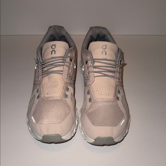 On Running Shoes - On Running Women's Athletic Cloud 6 color chart is orchid and fade